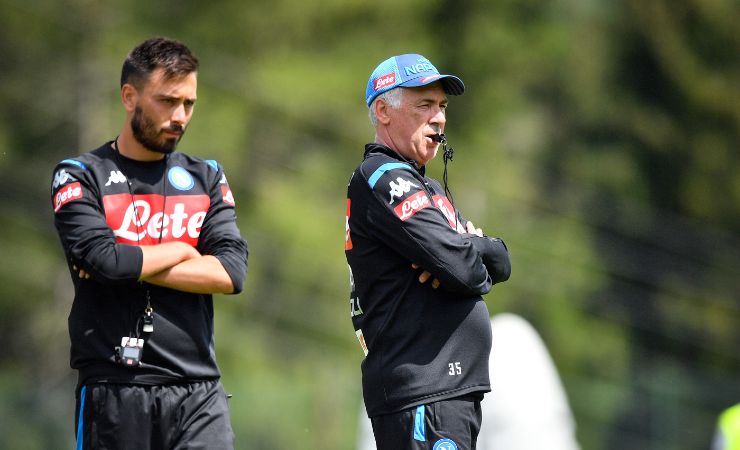 Davide e Carlo Ancelotti durante un allenamento con il Napoli