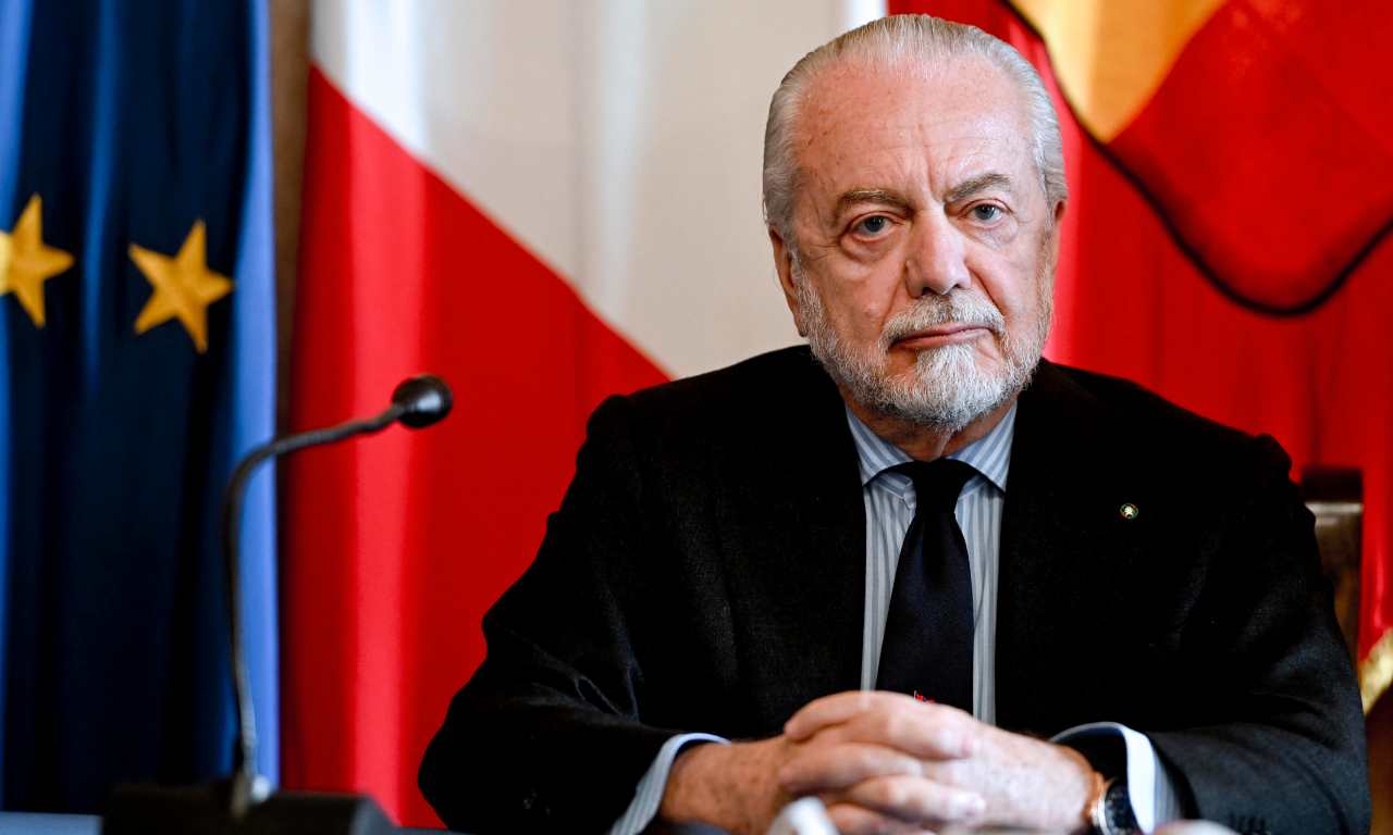 De Laurentiis pensieroso 