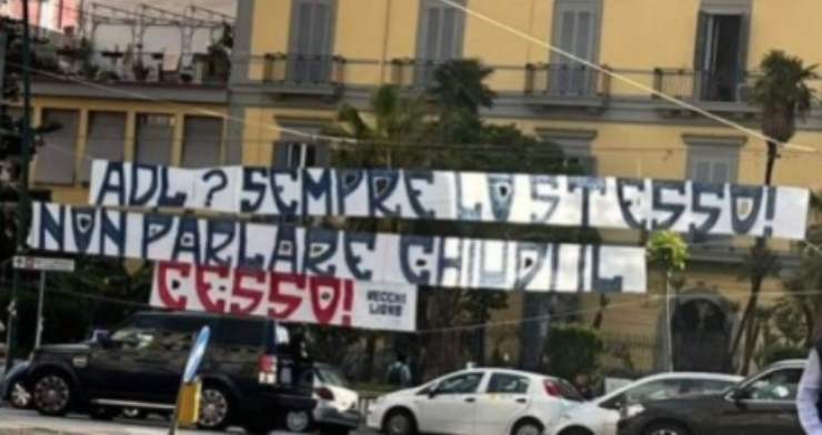 Striscione napoli de laurentiis