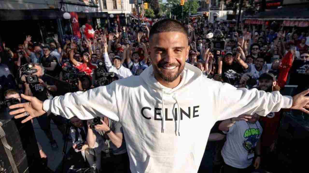 Insigne e la foto con i suoi nuovi tifosi del Toronto