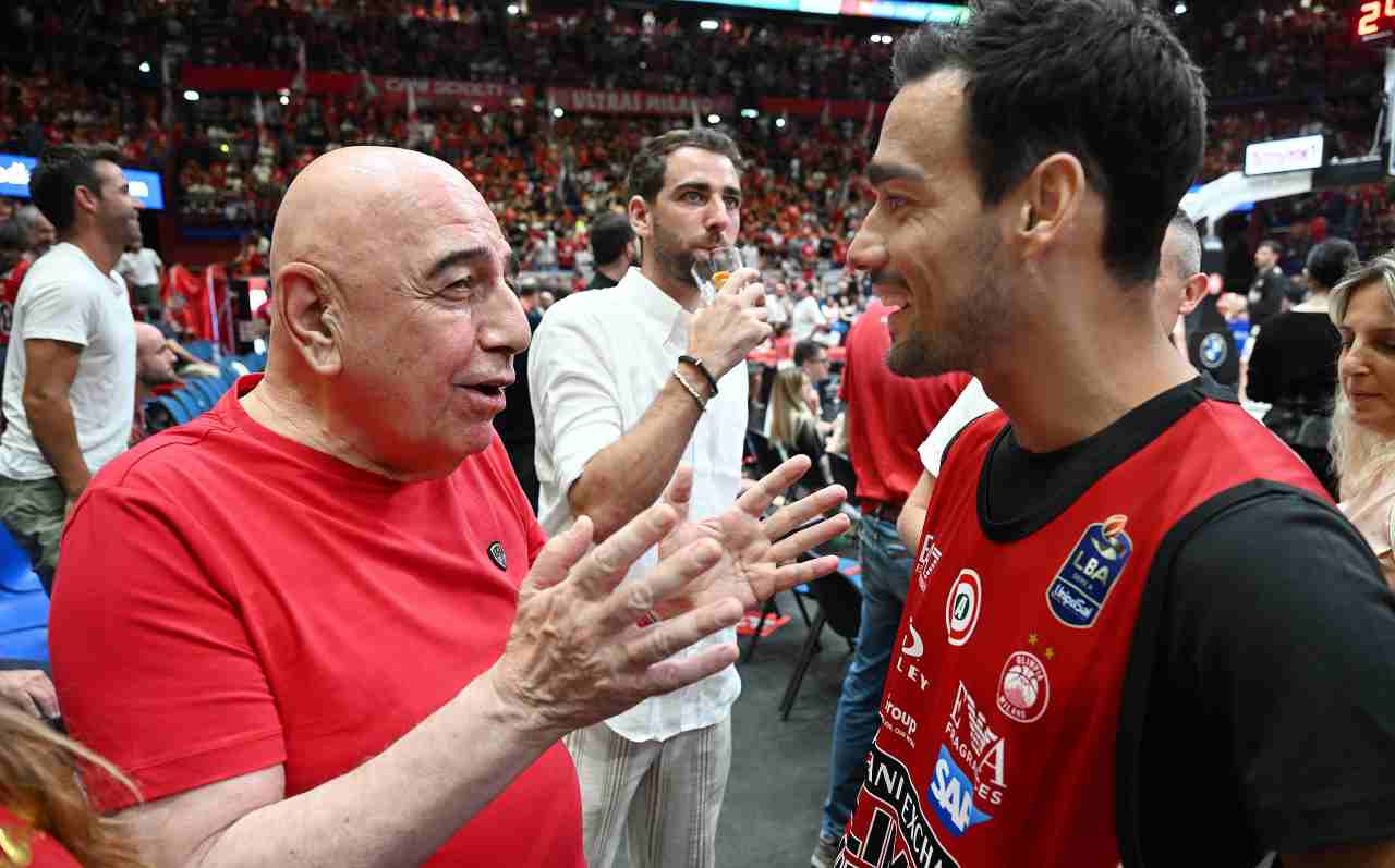 Galliani parla con Fognini 