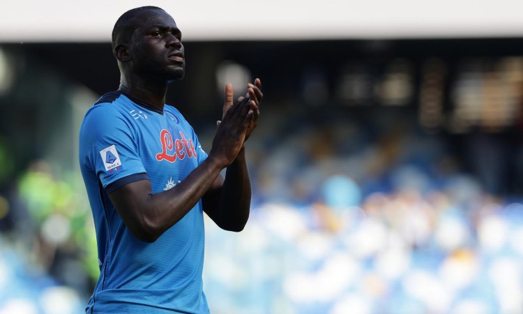 Kalidou Koulibaly applaude