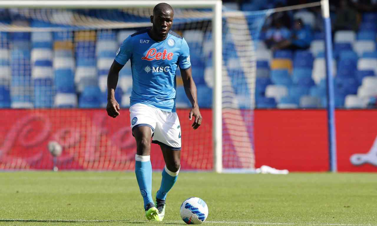 Koulibaly porta palla