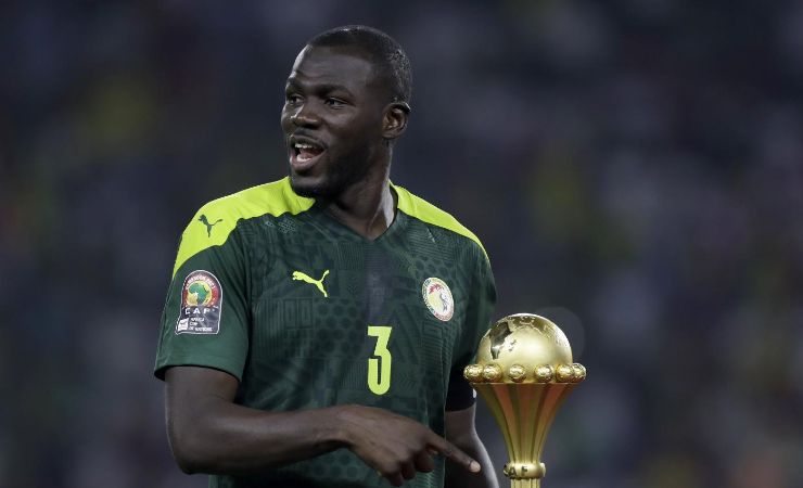 Koulibaly con la Coppa d'Africa