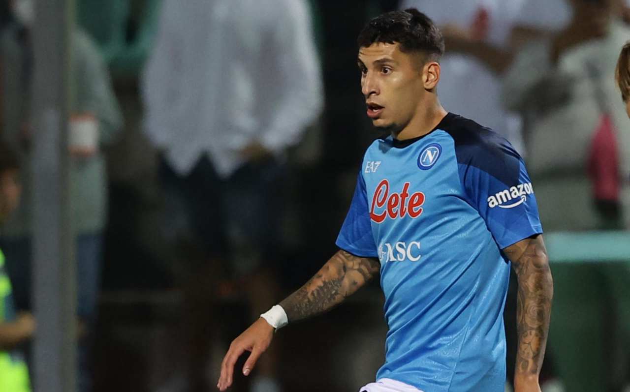 Olivera co la maglia del Napoli 