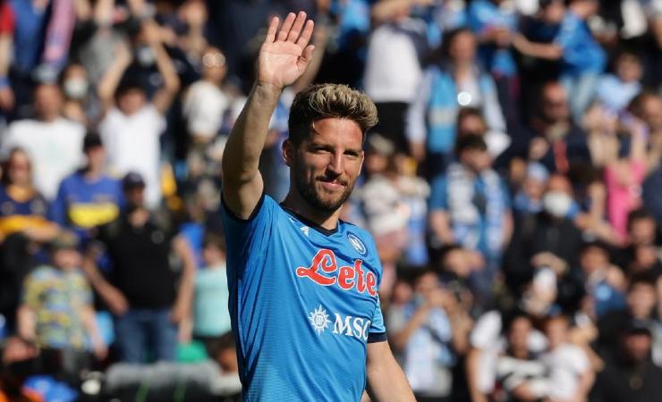 Mertens abbassa le pretese e attende il Napoli