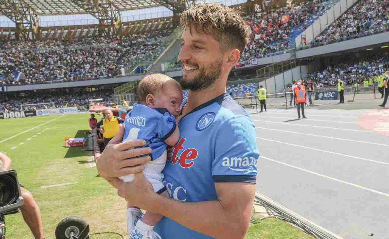 Mertens con suo figlio Ciro 