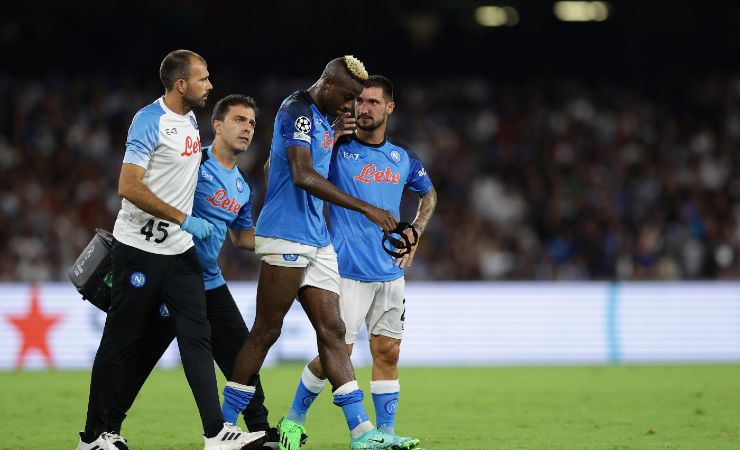 Osimhen salterà Rangers-Napoli per infortunio