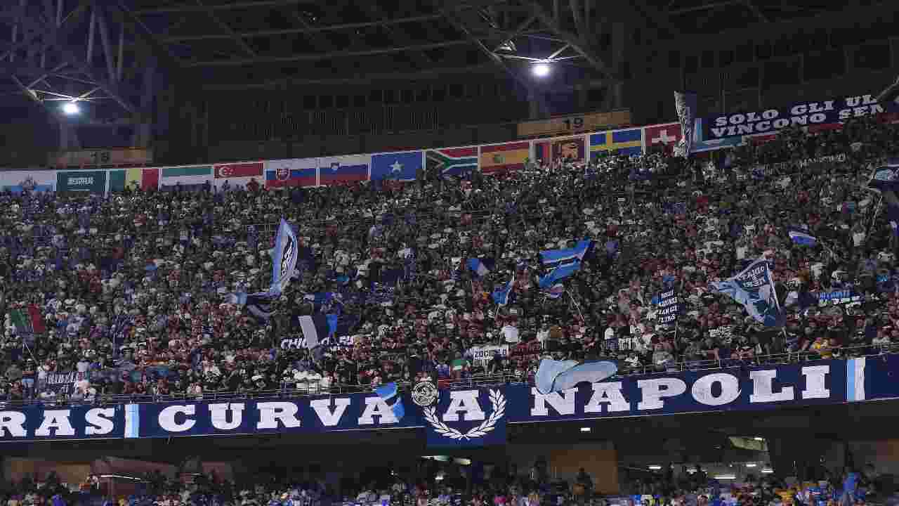 Tifosi napoli liverpool