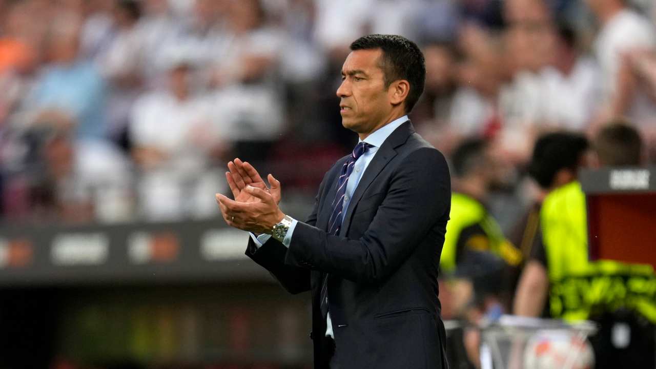 Van Bronckhorst, tecnico del Rangers