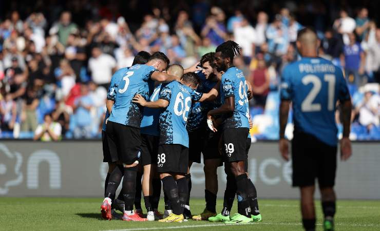 Il Napoli festeggia il gol segnato al Torino