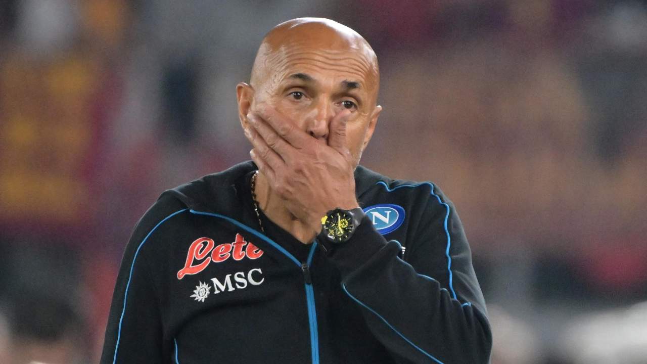 Luciano Spalletti pensieroso