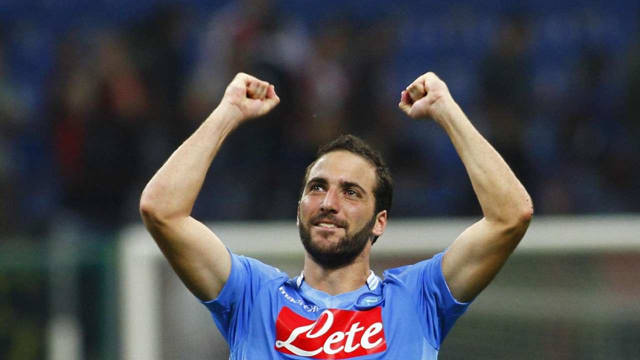 Gonzalo Higuain lascia il calcio giocato