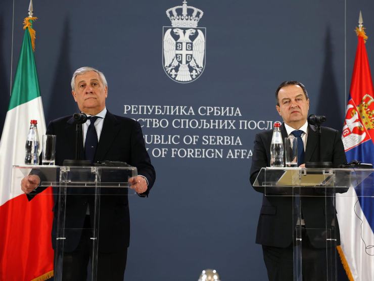 Il ministro degli Esteri italaino Antonio Tajani ed il collega serbo Dacic - Napolicalciolive.com