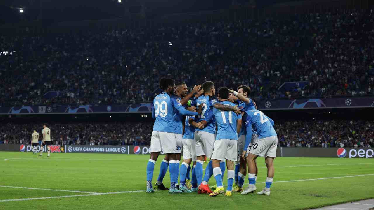 I viaggi andata-ritorno per seguire il Napoli in trasferta in Champions League