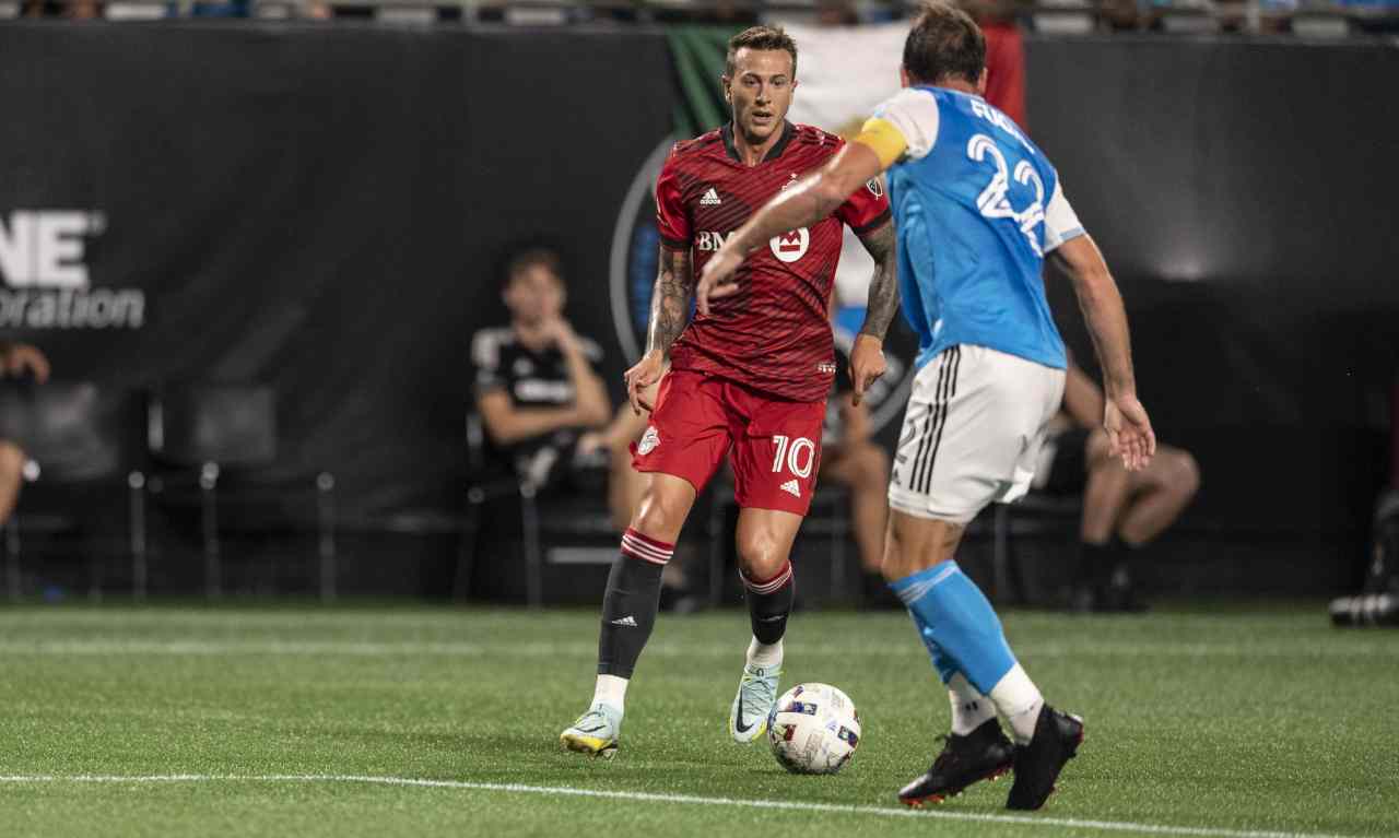 Bernardeschi porta palla 