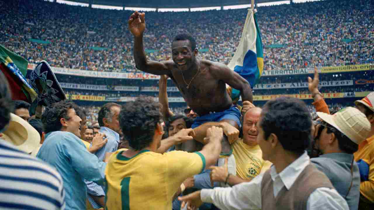 Pelè dopo la vittoria del Mondiale del 1970 napolicalciolive.com 30112022