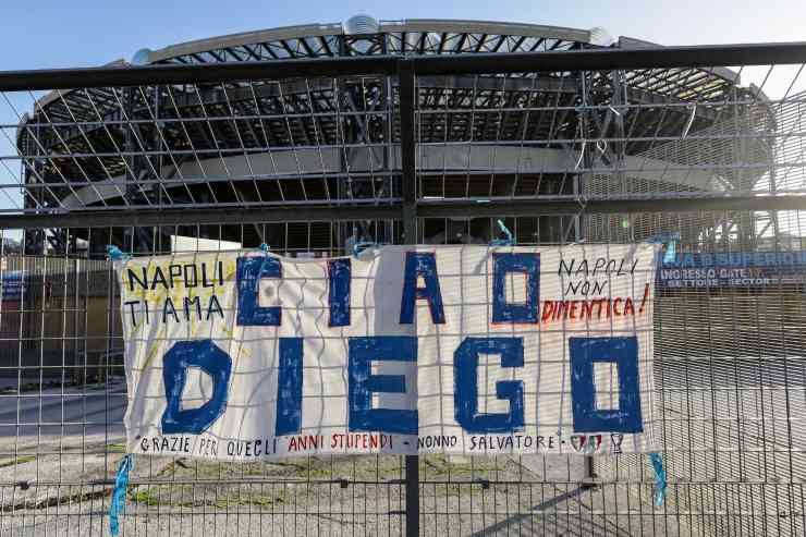 Napoli ricorda Maradona - napolicalciolivee.com