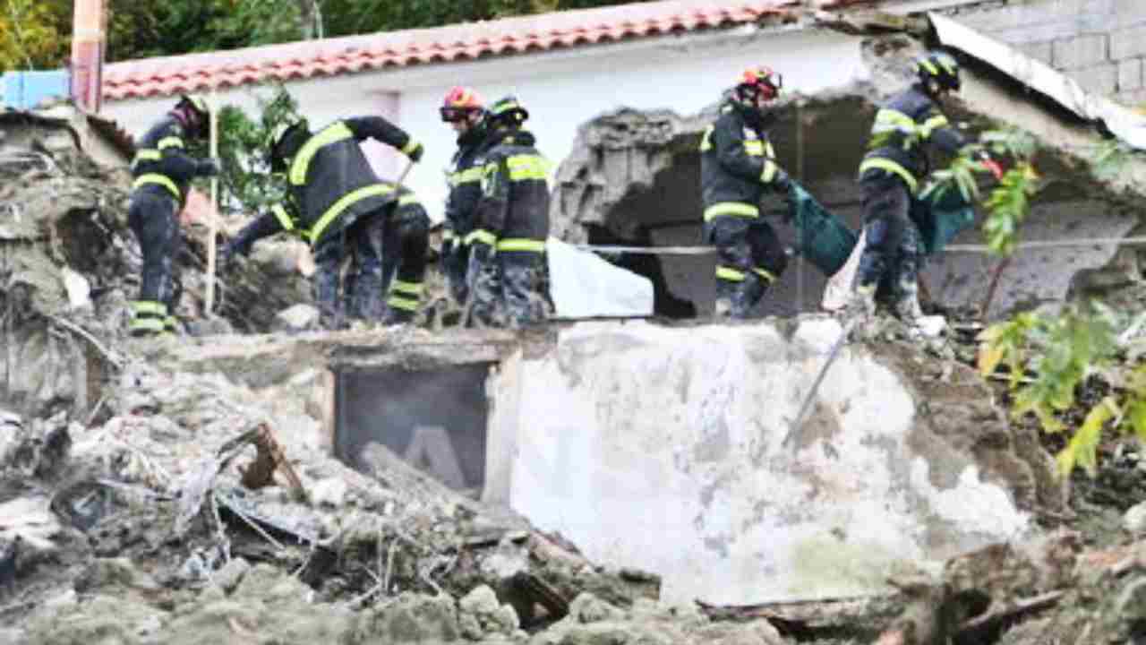 Vigili impegnati a Ischia - napolicalciolive.com