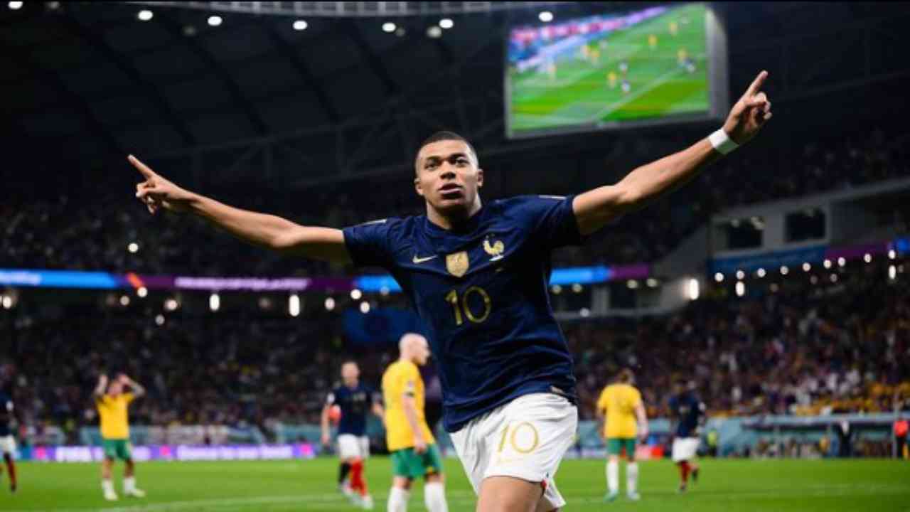 mbappé stipendio orologio quanto guadagna instagram mondiali