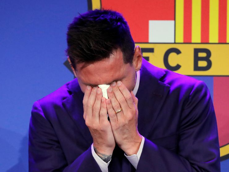 Le lacrime di Messi alla conferenza d'addio al Barca - Napolicalciolive.com