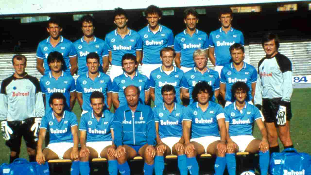 Napoli 1986/1987 (Celestini in prima fila a sinistra) napolicalciolive.com 01122022