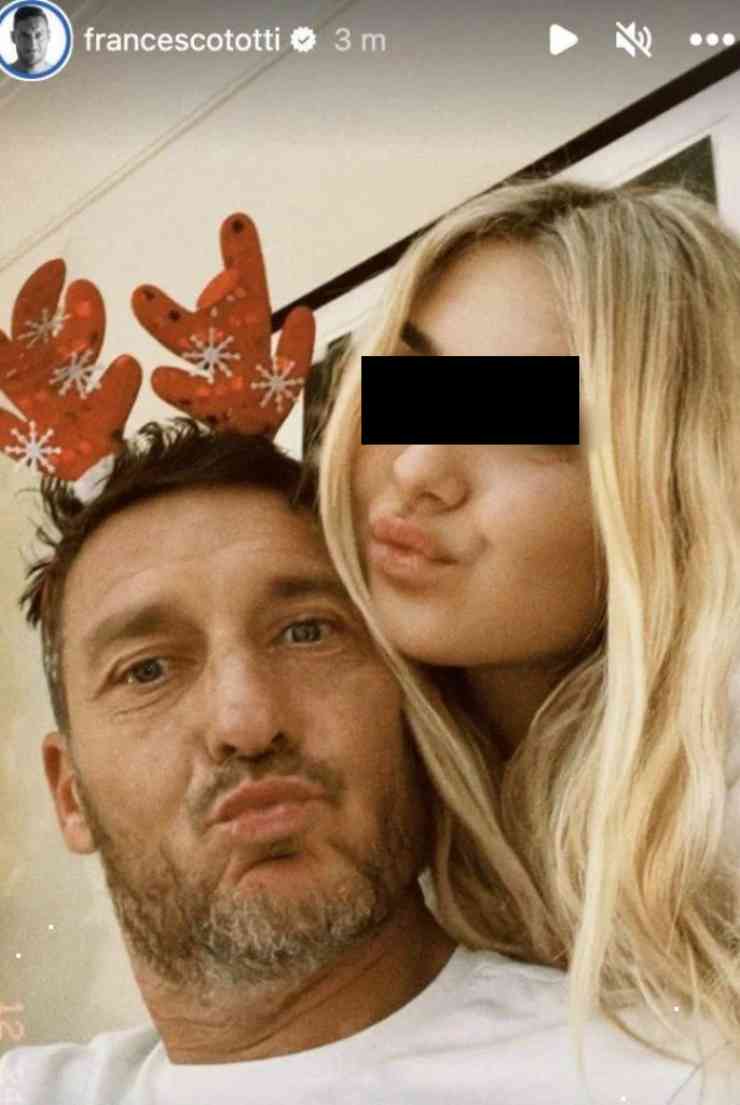 Totti in un post social assieme a sua figlia - napolicalciolive.com 31122022