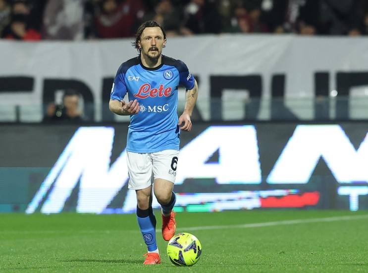 Mario Rui pensieroso 