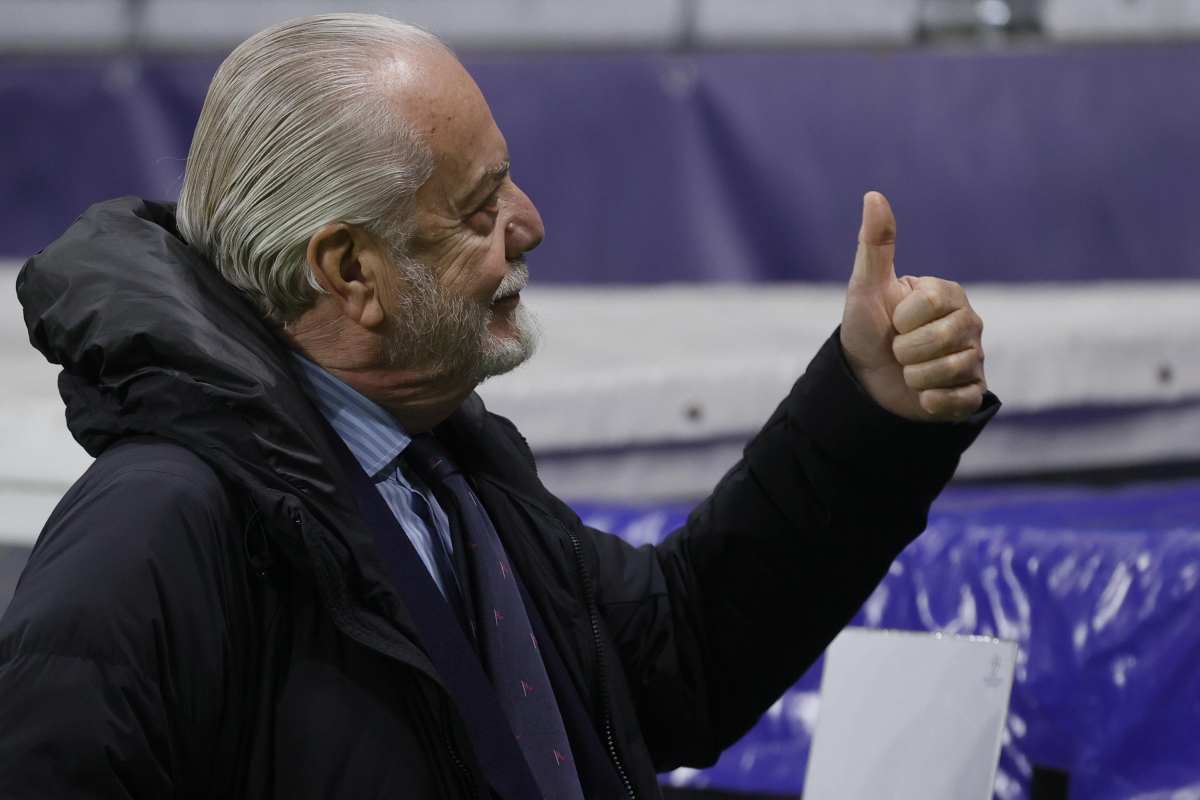 De Laurentiis sorride 