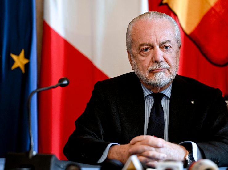 De Laurentiis pensieroso 