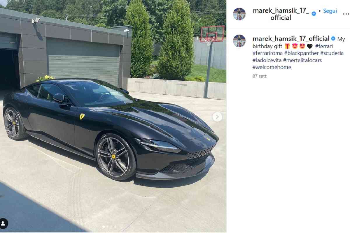 Hamsik si regala una Ferrari 