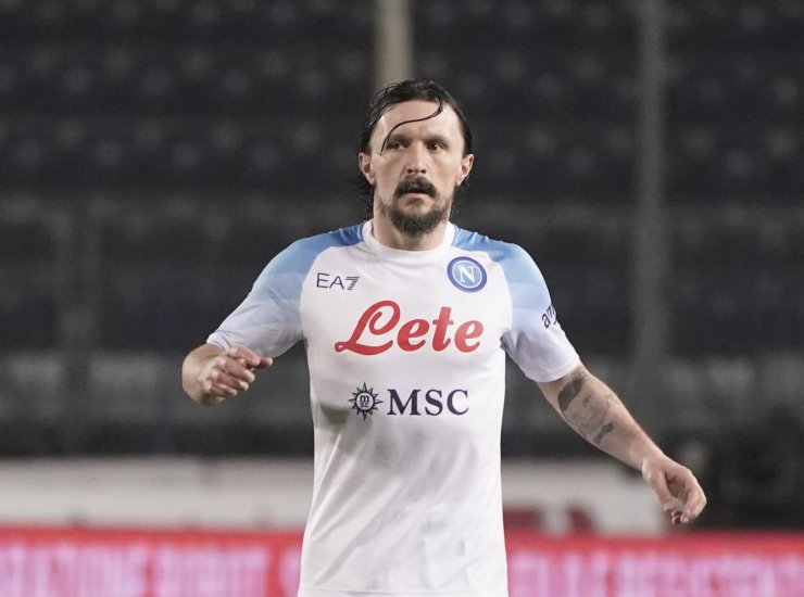 Mario Rui pensieroso 