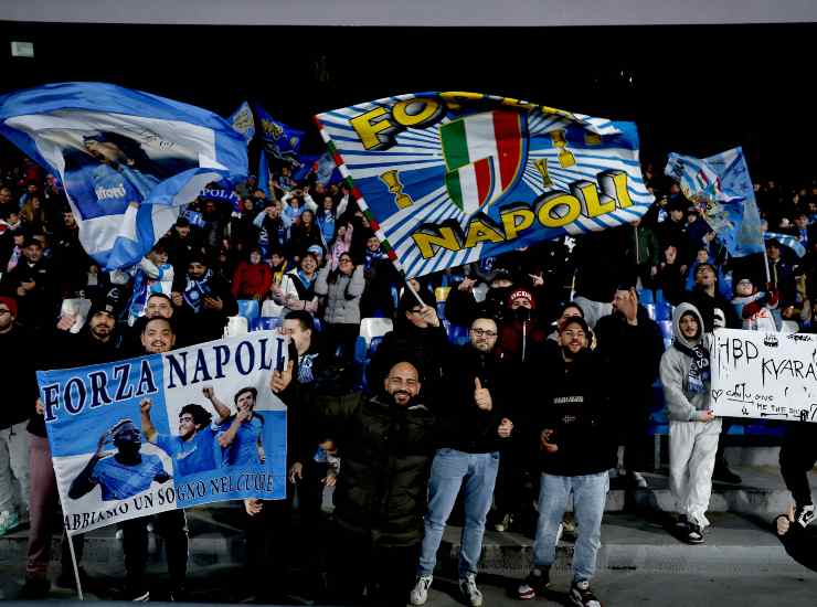 Tifosi del Napoli esultano 