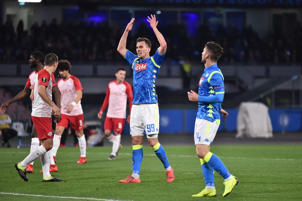 La Uefa allontana l'arbitro di Milan-Napoli, ma la nuova scelta fa tremare i tifosi partenopei