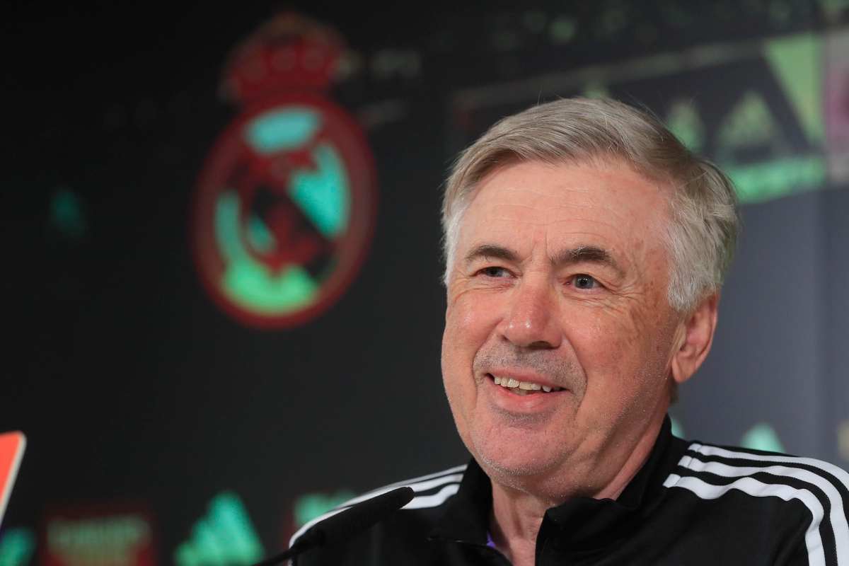 Carlo Ancelotti si complimenta con il Napoli per la crescita