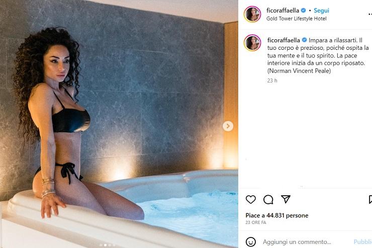 Raffaella Fico perfetta in costume