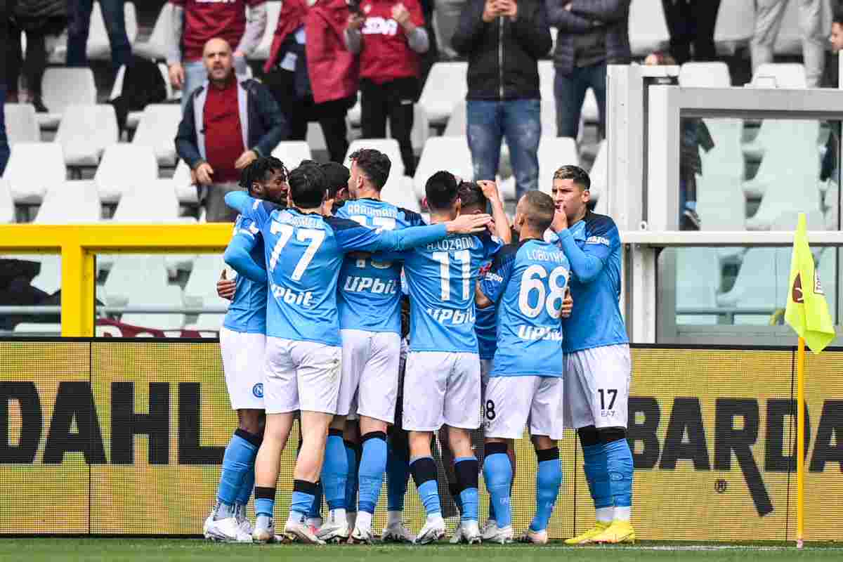 Calciomercato Napoli doppio addio in estate per il rinnovo Lozano Zielinski
