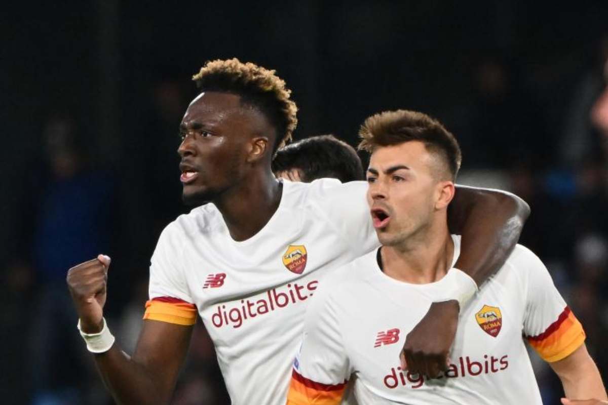 Calciomercato, dalla Roma va al Napoli