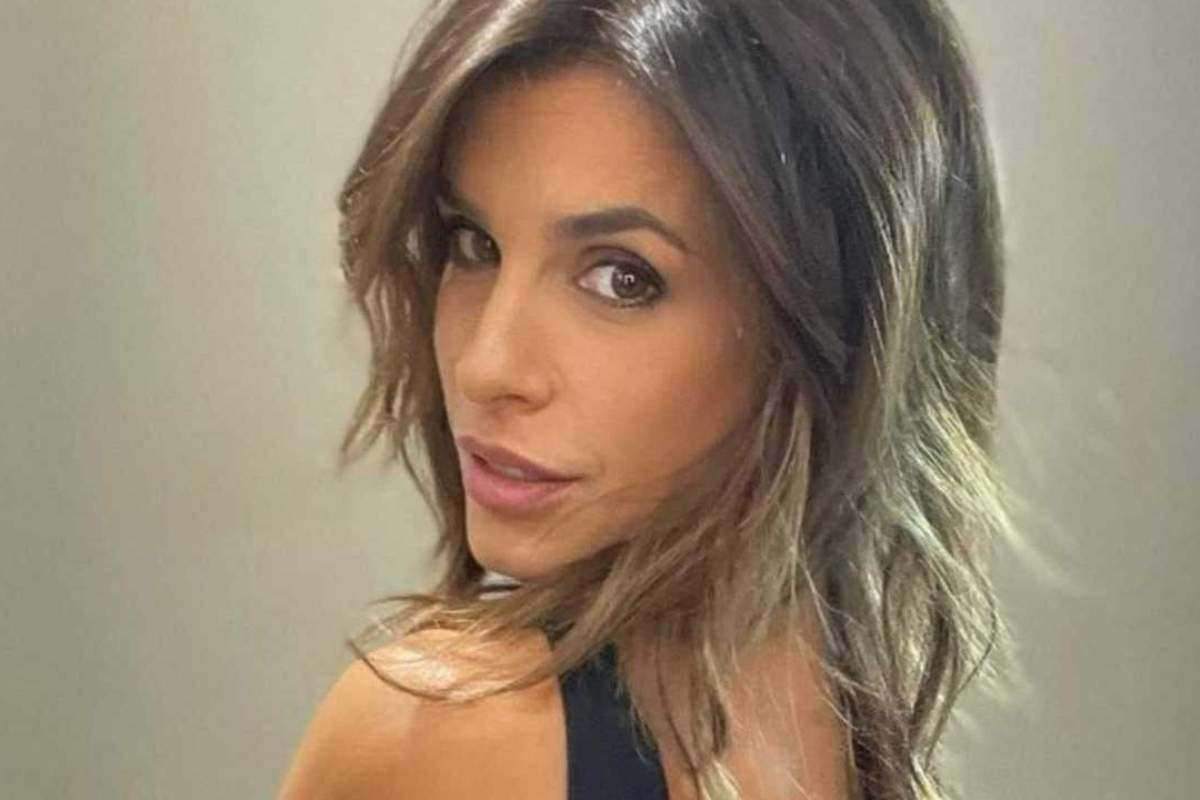 Elisabetta Canalis vestaglia scollatura