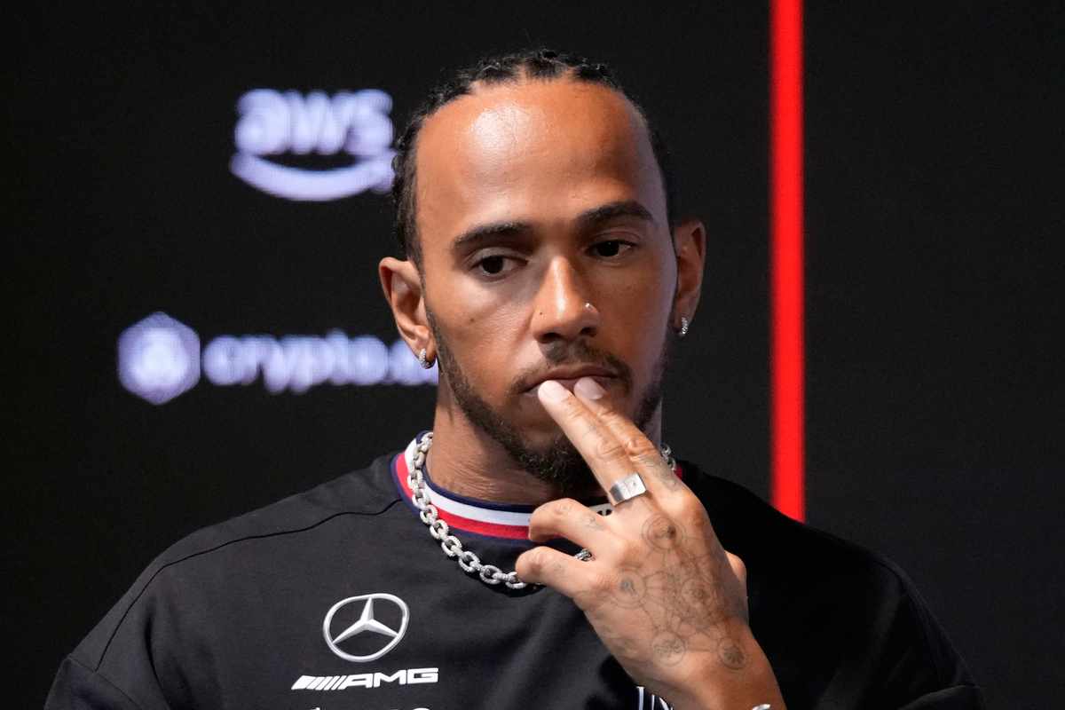 Hamilton rinnova con Mercedes