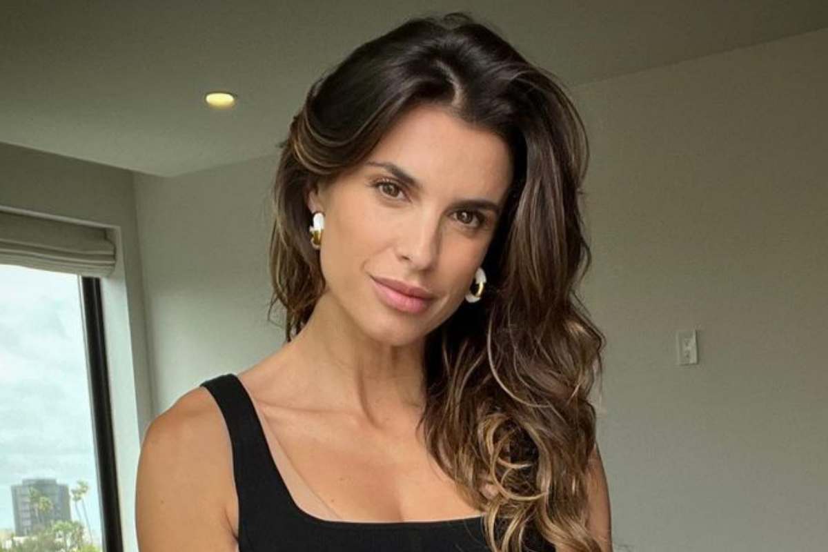 Elisabetta Canalis in costume: è più bella che mai