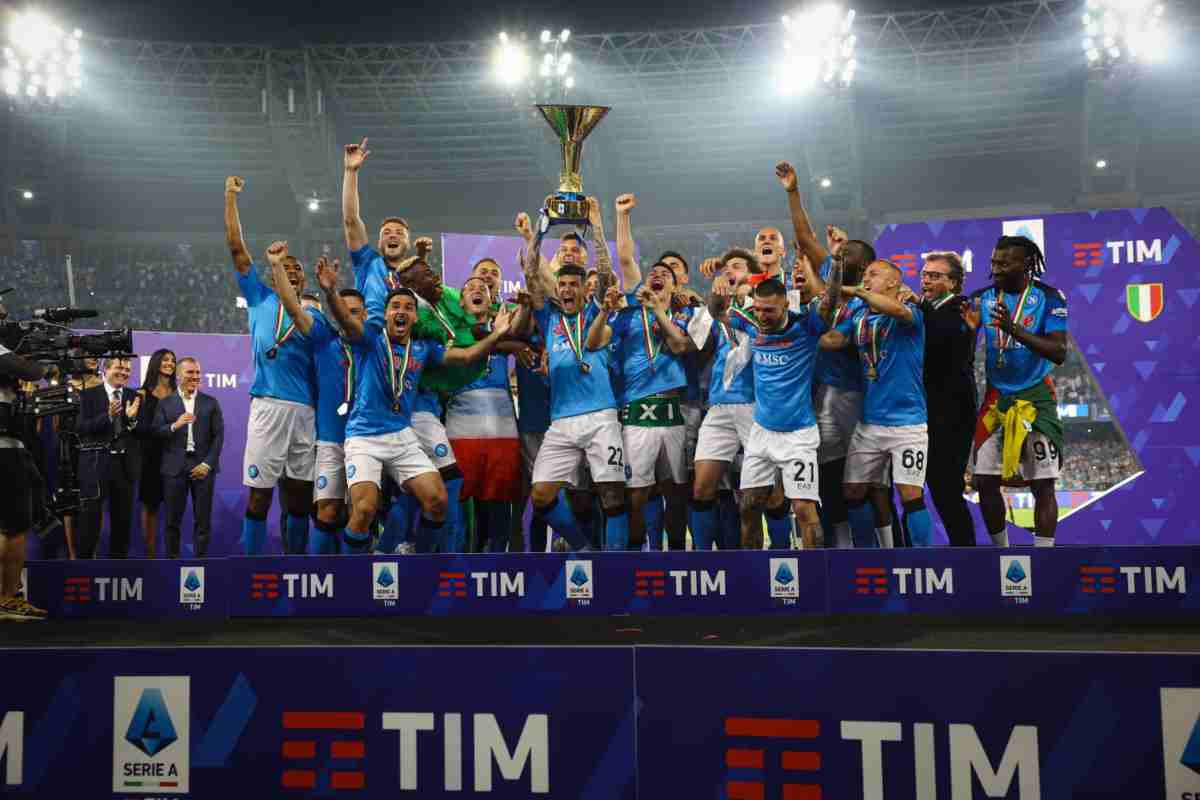 Ribaltone, vuole restare al Napoli