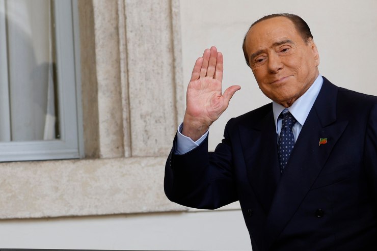 Silvio Berlusconi Napoli