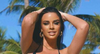 Ivana Knoll, una foto coi fiocchi: in lingerie fa impazzire Instagram