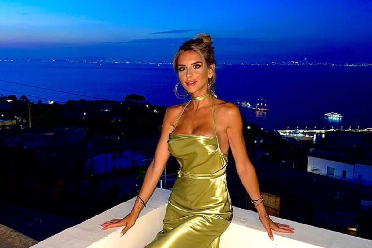 Lady Rugani scollatura Capri