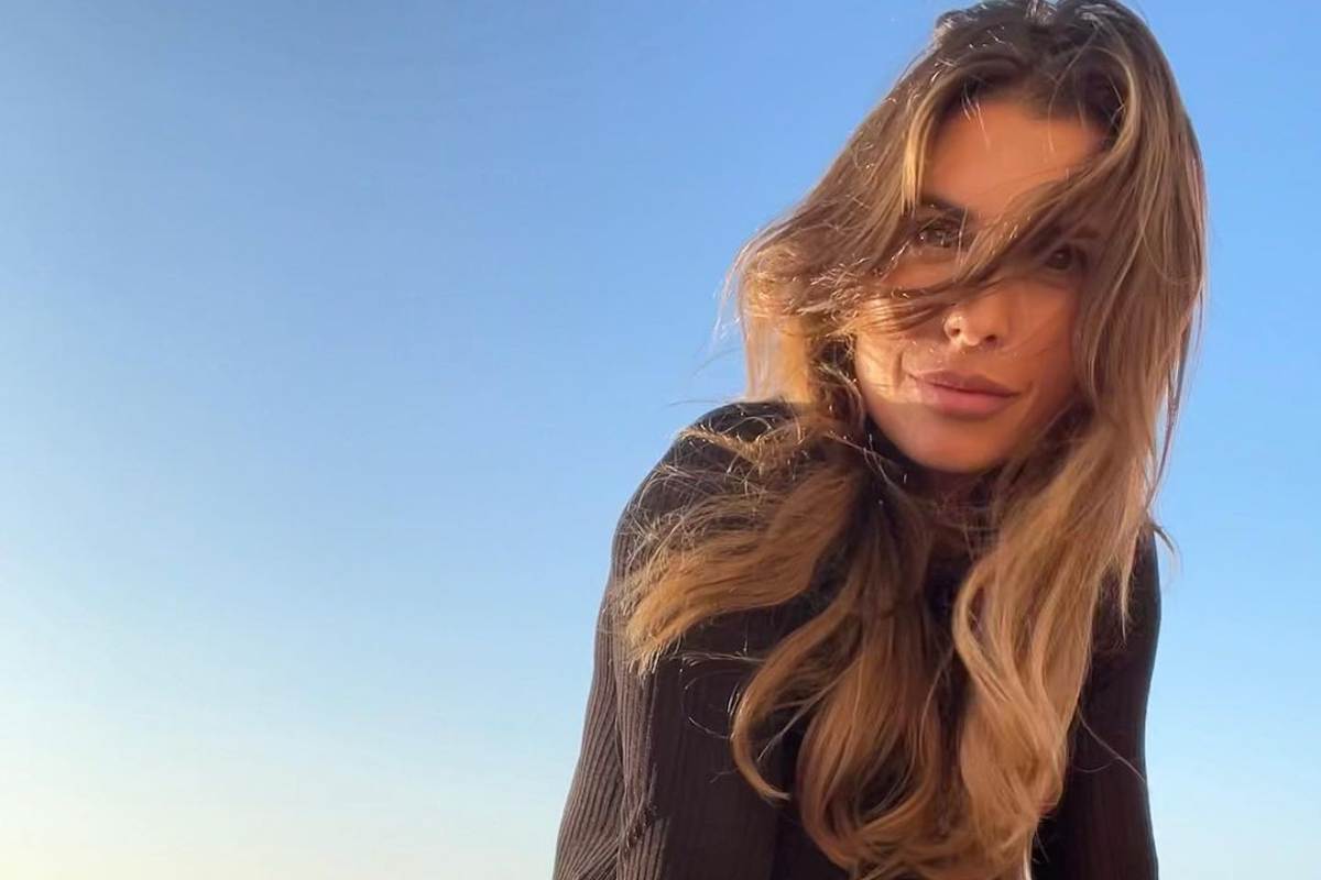 Elisabetta Canalis troppo sexy: fan in visibilio