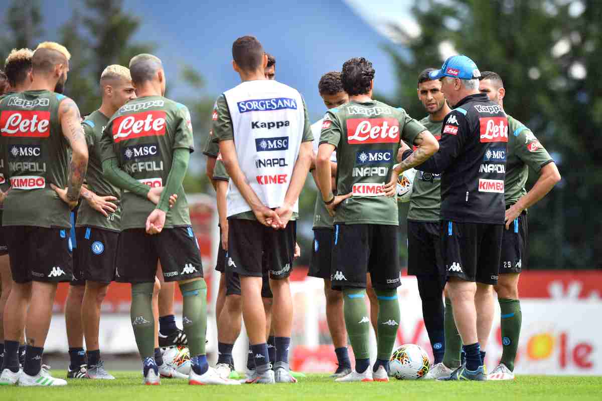 Salta l'accordo ex Napoli pronto a firmare col club