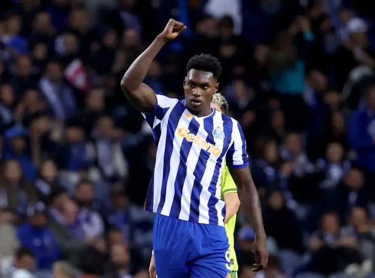 Aghelowa esulta dopo un gol
