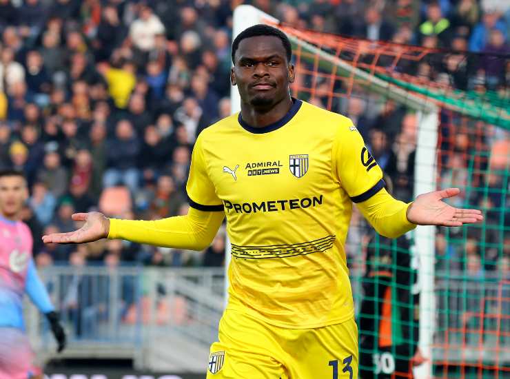 Bonny esulta dopo un gol