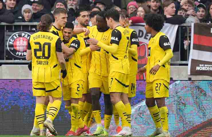 Giocatori del Borussia esultano